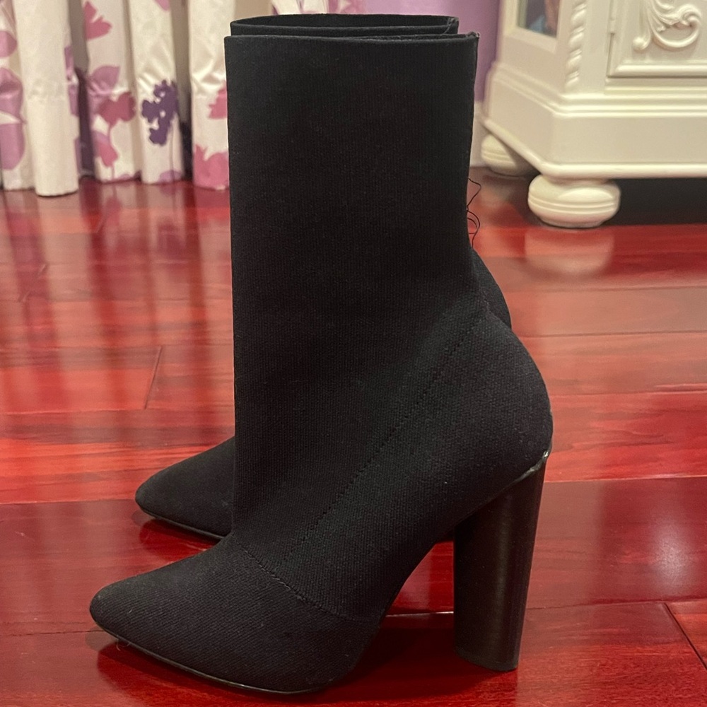 ‼️ SOLD on DePop  | Steve Madden Ankle Sock Boots Size 7